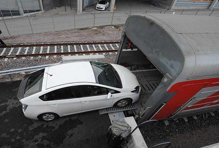 Жд доставка машины цена из Екатеринбурга в Владивосток